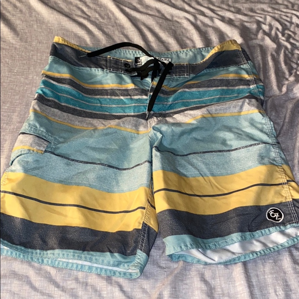 Men’s Ezekiel board shorts/ swimming trunks